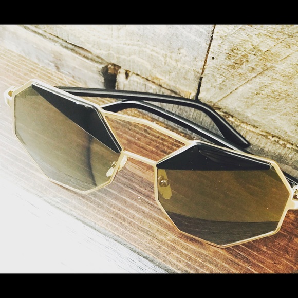 Sunglasses - Picture 1 of 3